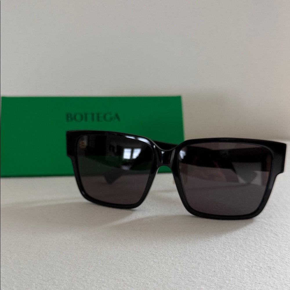 Bottega Veneta Black Sunglasses